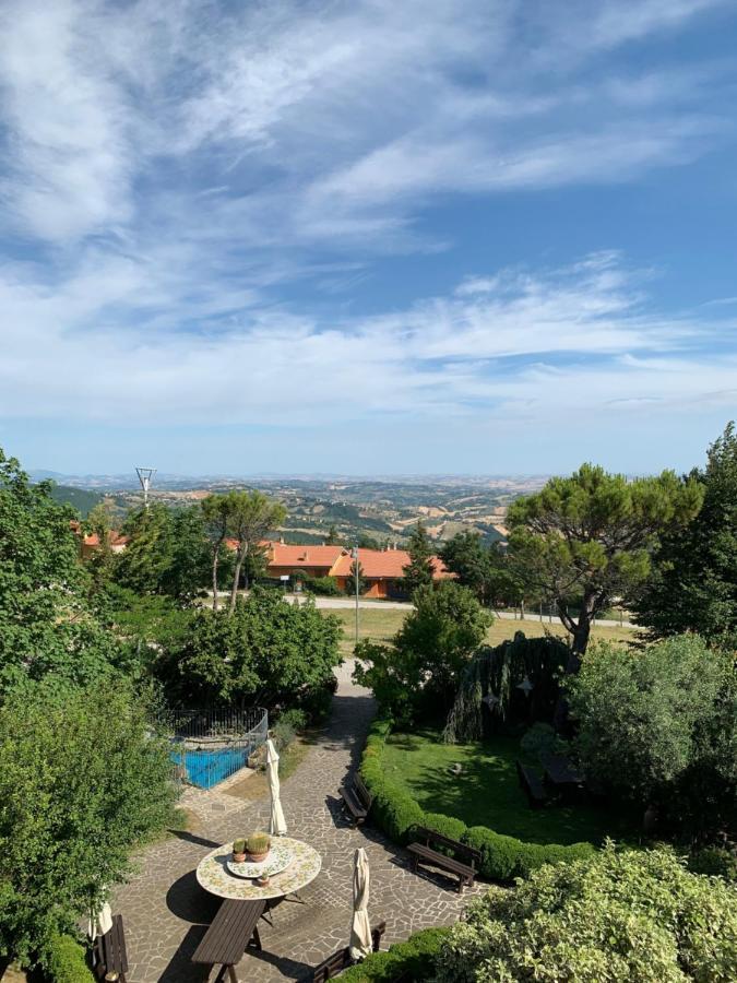Hotel Tetto Delle Marche - Ristorante Dei Conti Cingoli Eksteriør bilde