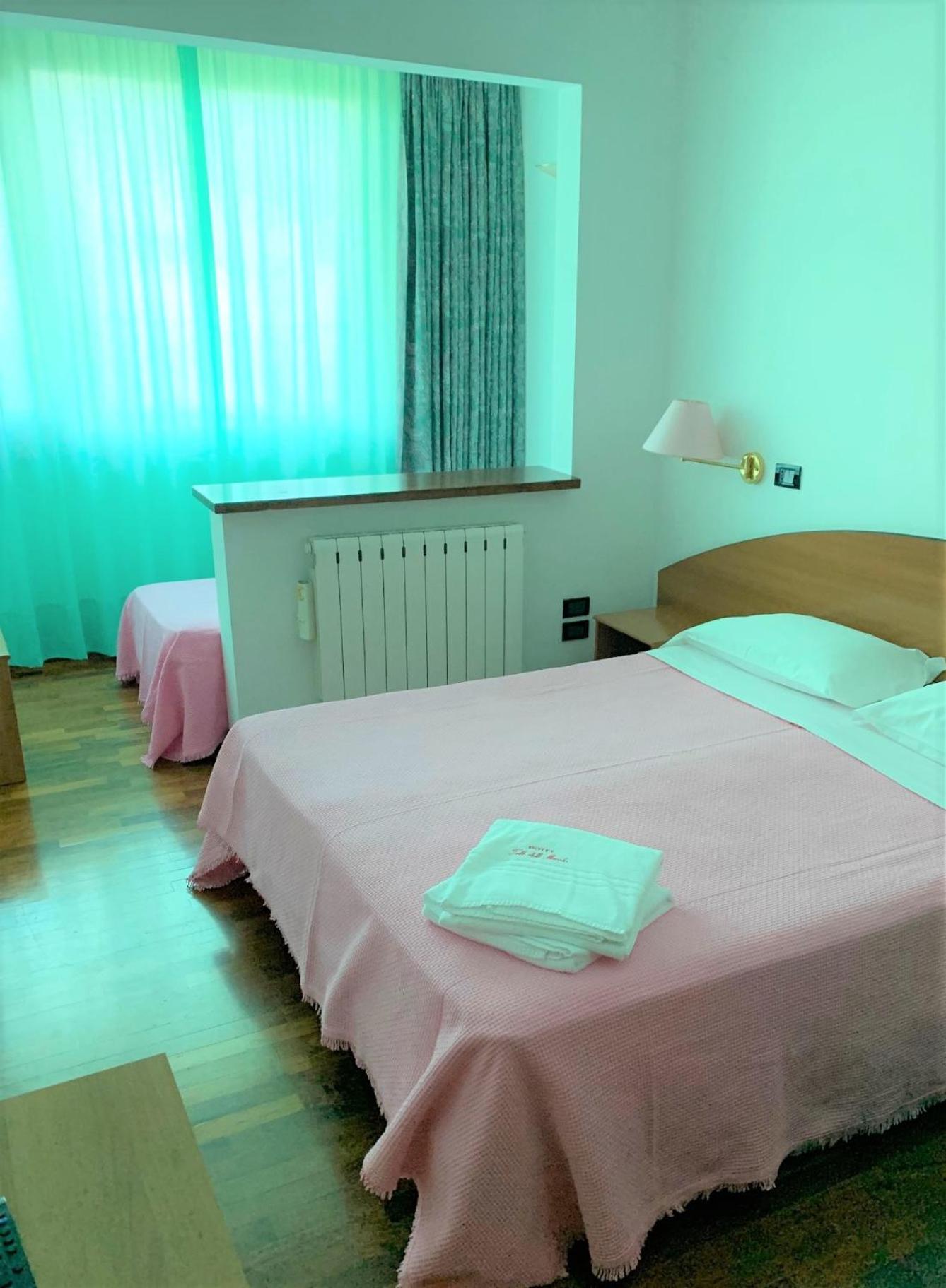 Hotel Tetto Delle Marche - Ristorante Dei Conti Cingoli Rom bilde