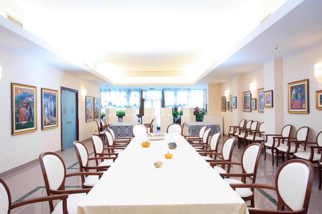 Hotel Tetto Delle Marche - Ristorante Dei Conti Cingoli Eksteriør bilde