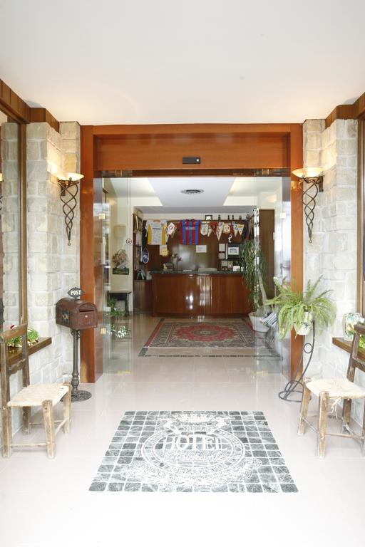 Hotel Tetto Delle Marche - Ristorante Dei Conti Cingoli Eksteriør bilde